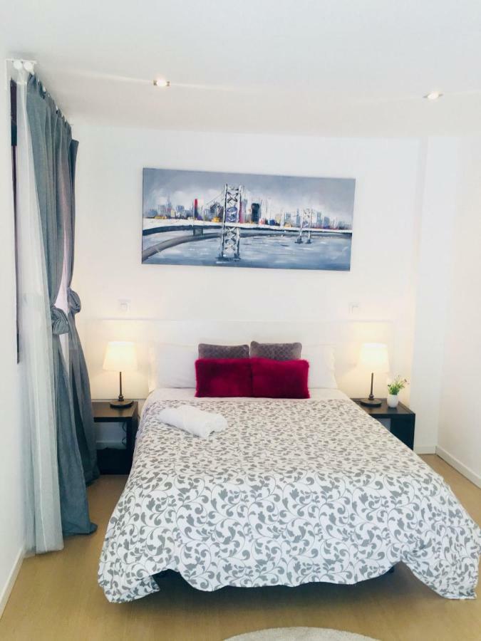 Ayz Javier Cabrini - Auto Check-In Property マドリード エクステリア 写真