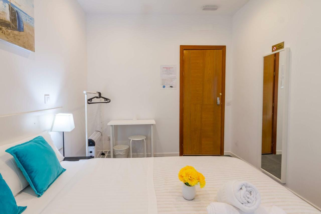 Ayz Javier Cabrini - Auto Check-In Property マドリード エクステリア 写真