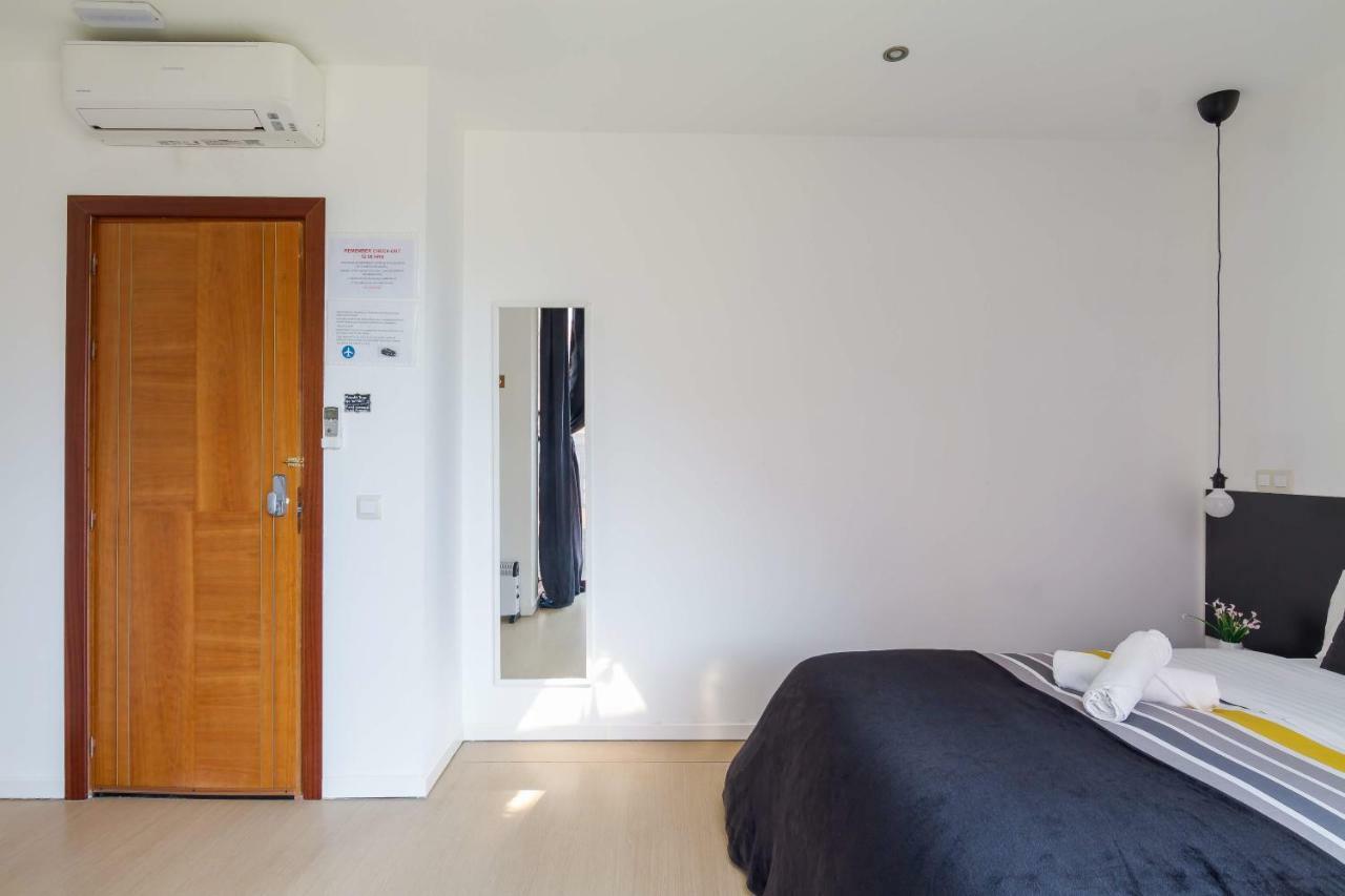 Ayz Javier Cabrini - Auto Check-In Property マドリード エクステリア 写真
