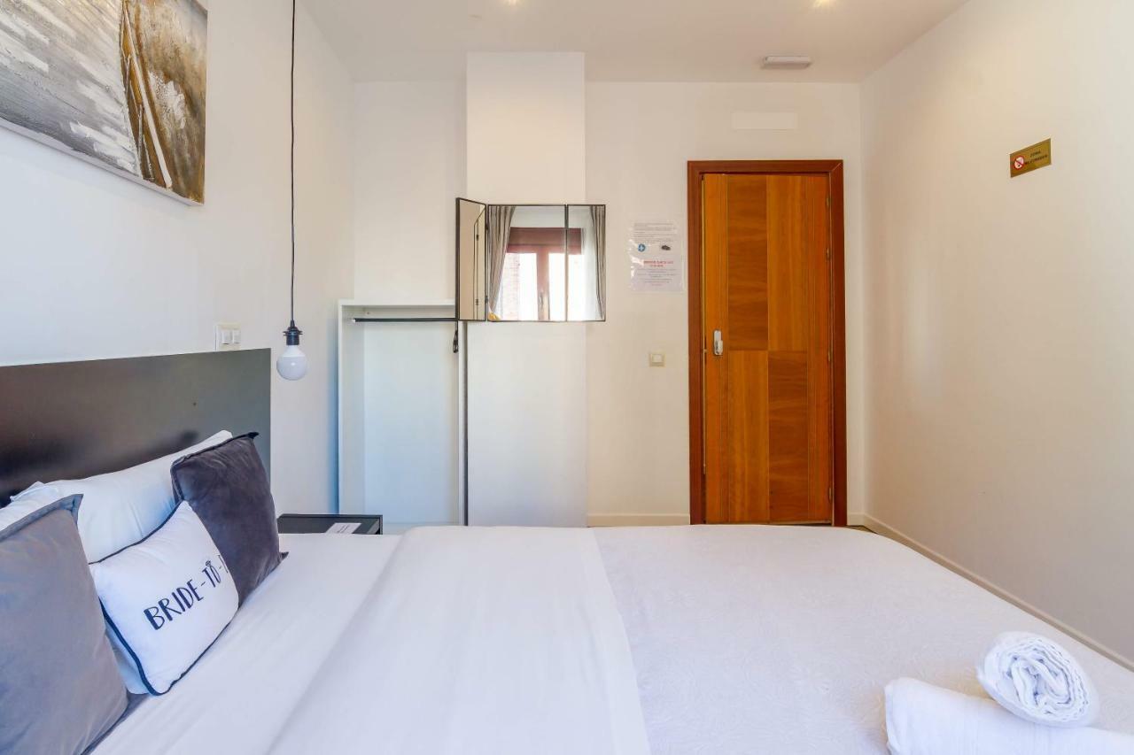Ayz Javier Cabrini - Auto Check-In Property マドリード エクステリア 写真